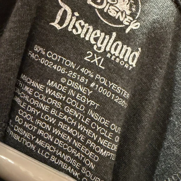 Disneyland Peace Love Mickey Graphic Crewneck Sweater XXL NWT - Picture 4 of 6